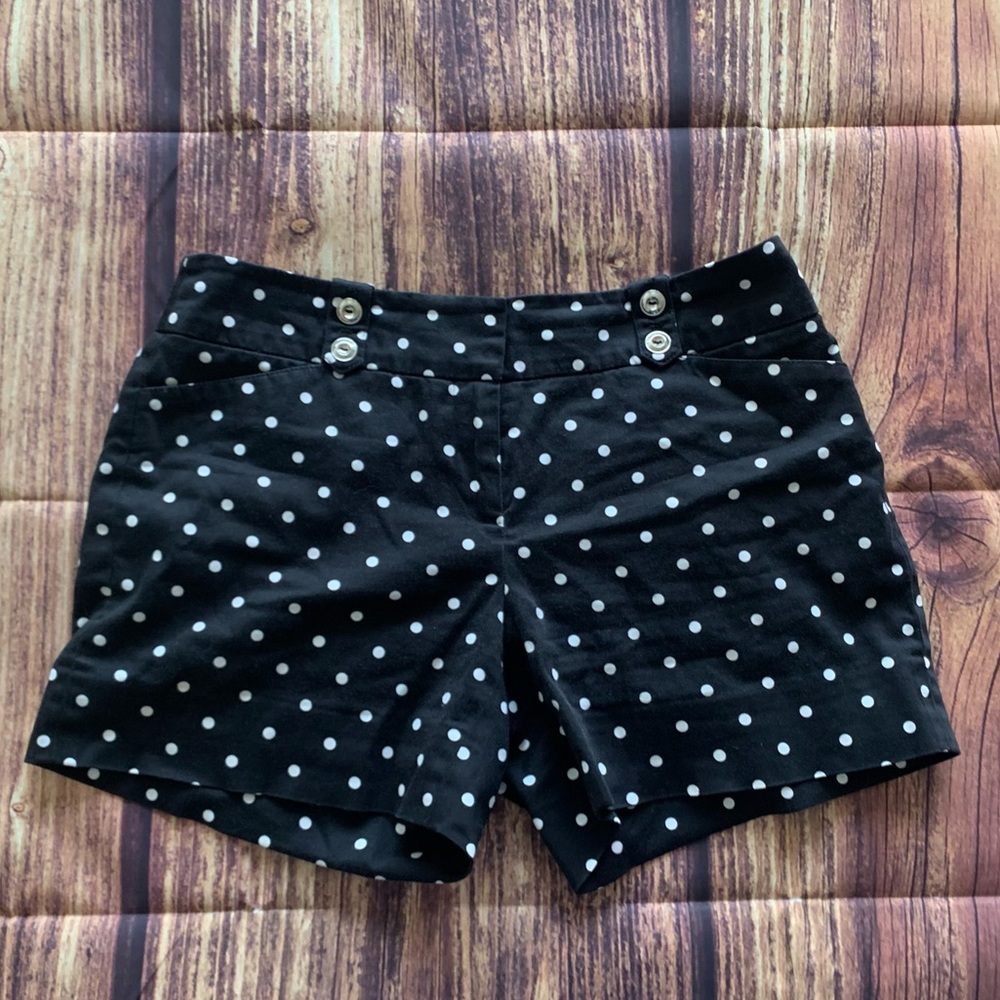 White House Black Market Women's White Polka Dots Flat Front Black Shorts Sz: 2